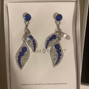 NWOT Stephanie Somers custom earrings